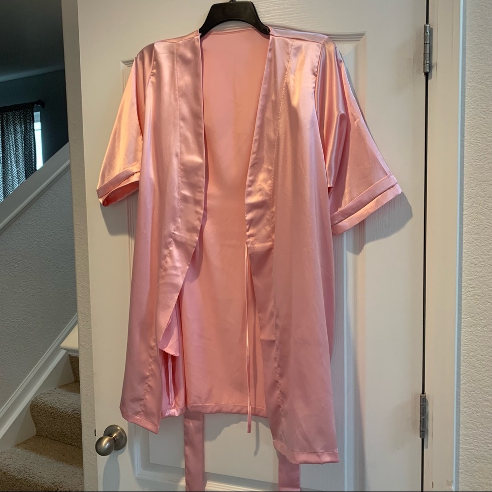 Silky pink robe (one size fits all)